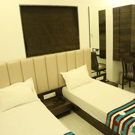 Hotel Magnum Airport T-2 Mumbai Exterior foto