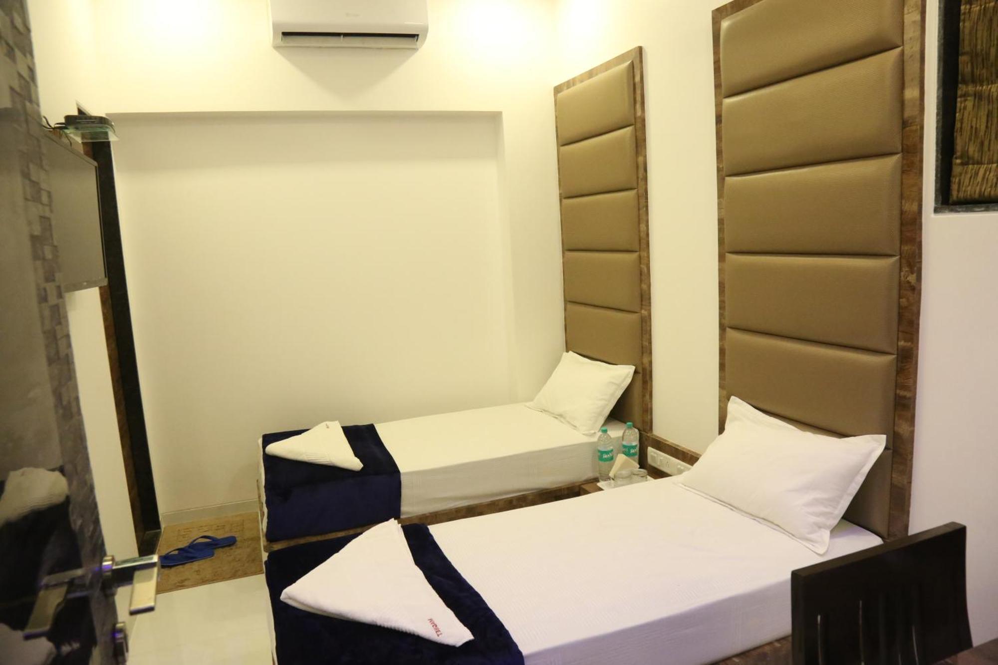 Hotel Magnum Airport T-2 Mumbai Exterior foto